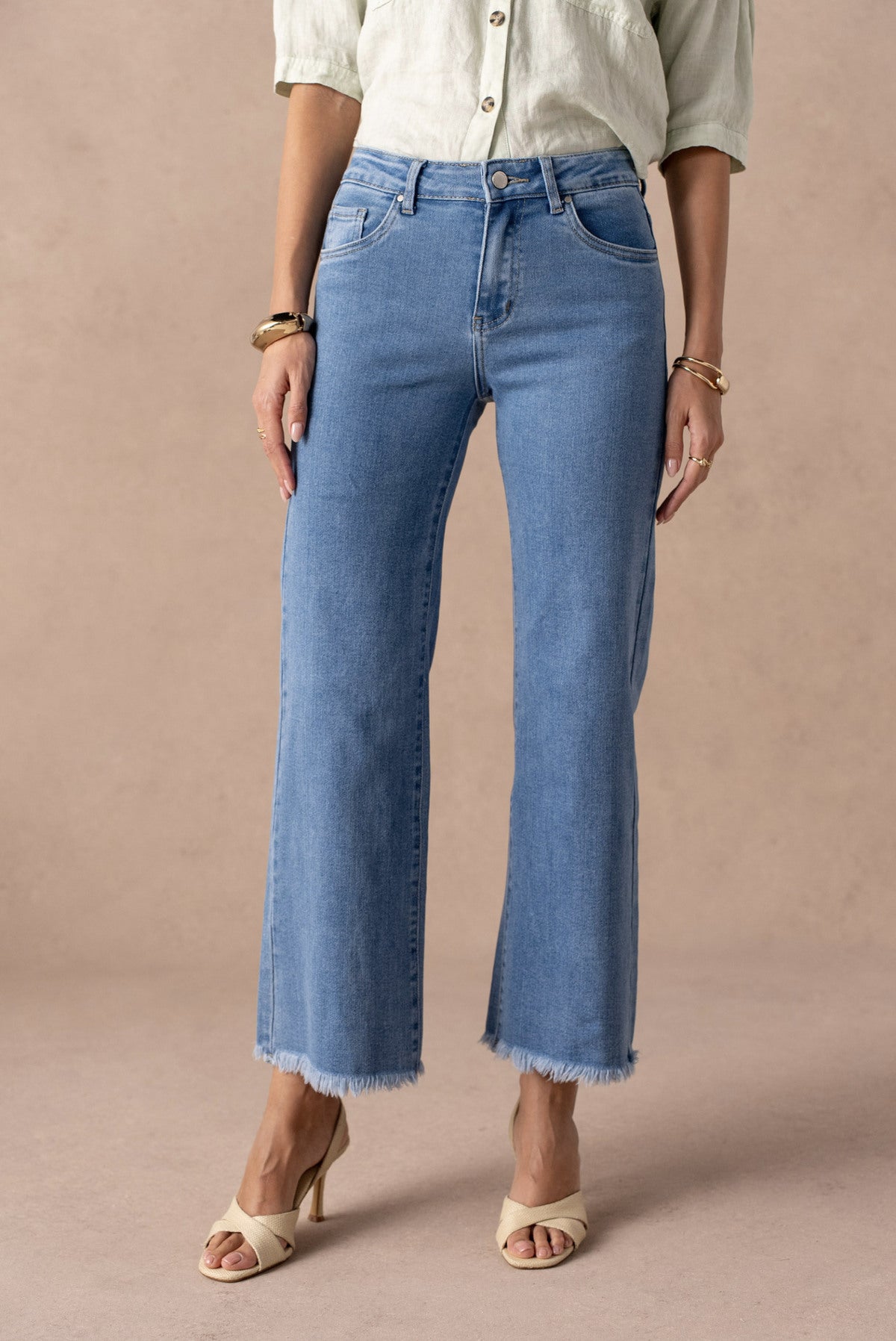Jeans anchos con flecos